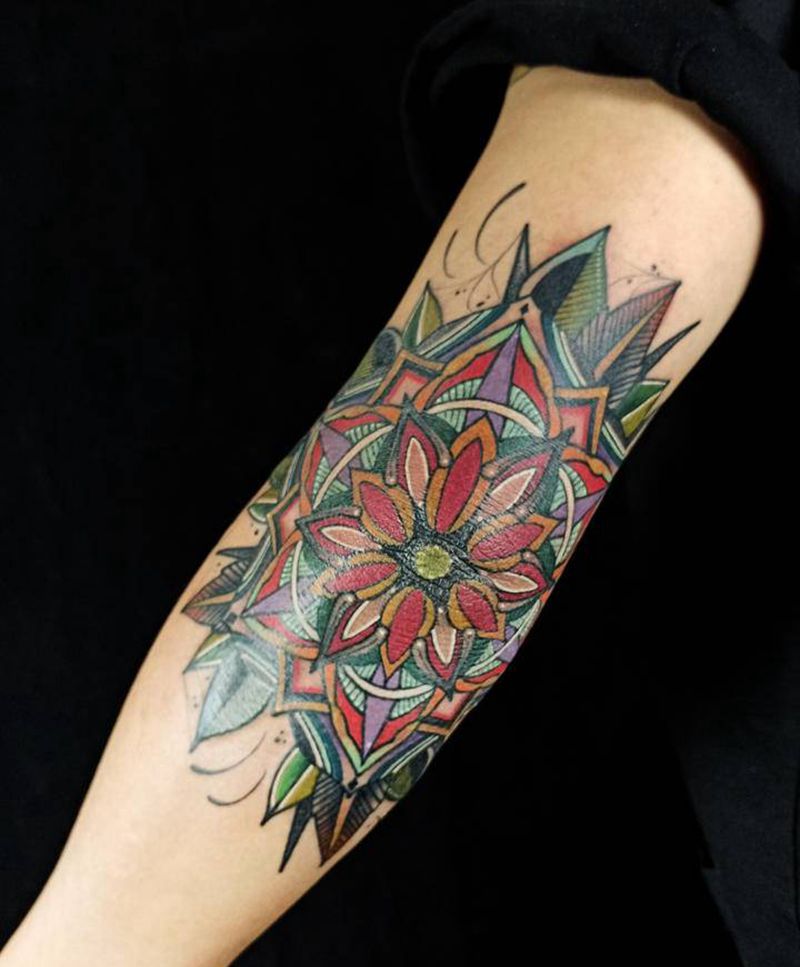 肘花纹身图片_手臂手部Old School点刺肘繁花拼接纹身图案