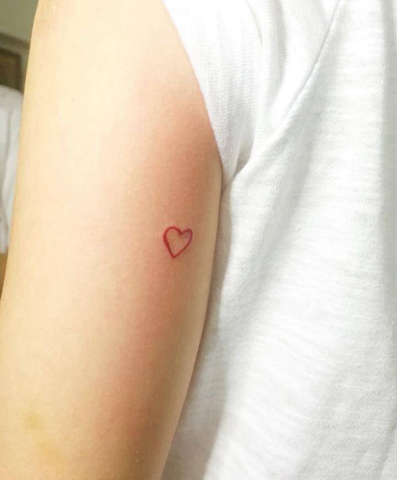 小红心♥️纹身图片_手臂清新几何纹身图案