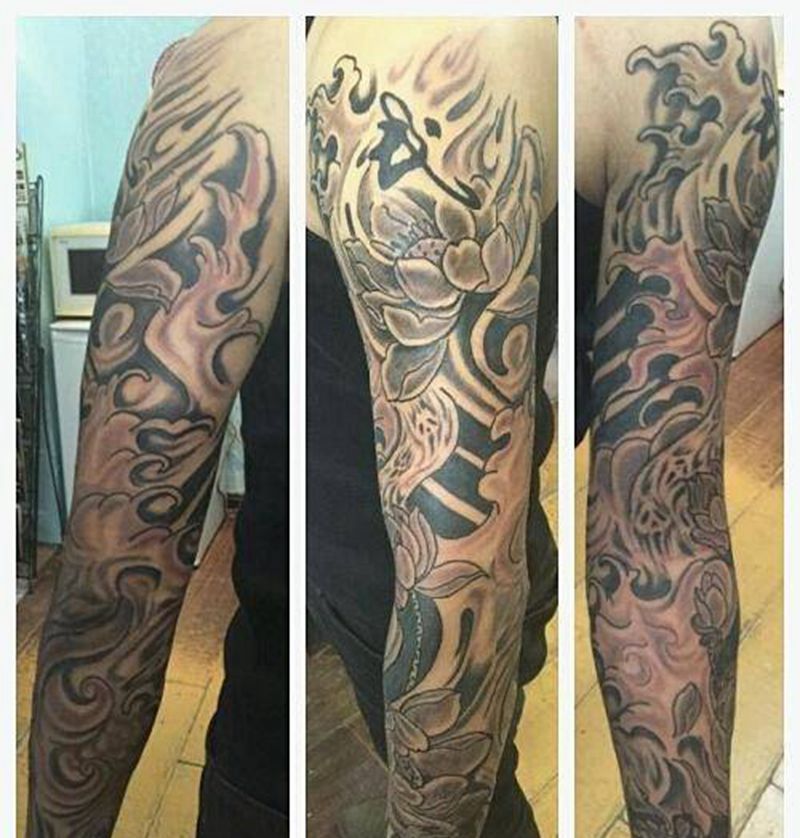 荷花花臂纹身图片_手臂传统字符植物原创成品纹身图案