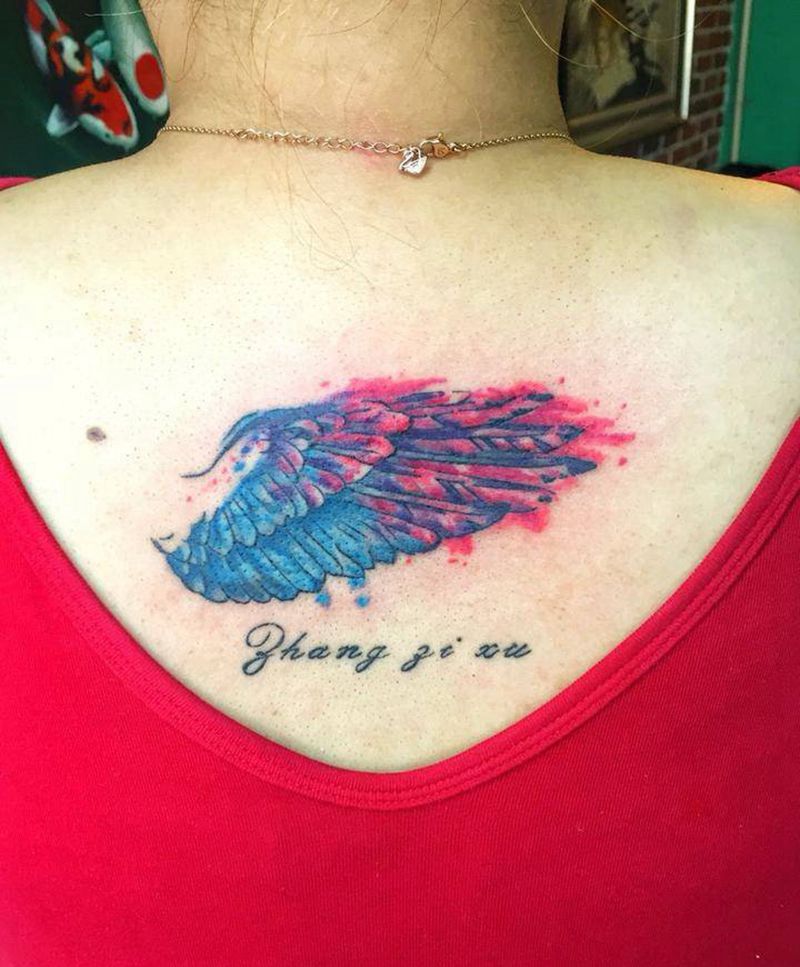 彩色羽翼纹身图片_背部清新纹身图案