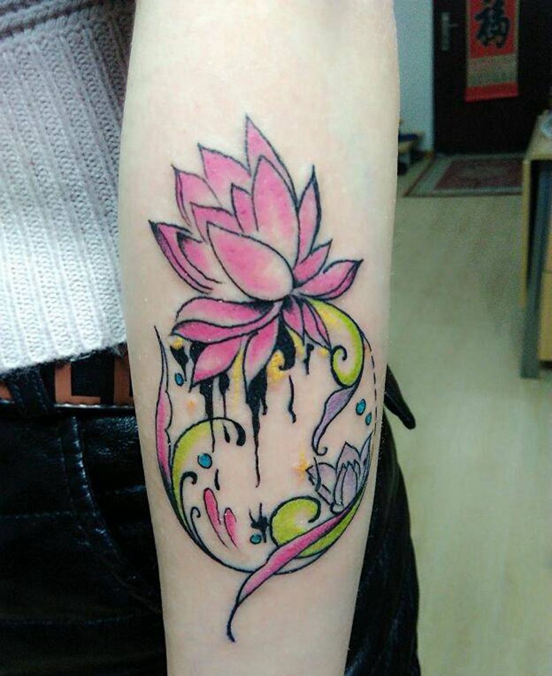 泼墨莲花纹身图片_手臂欧美清新植物宗教成品纹身图案