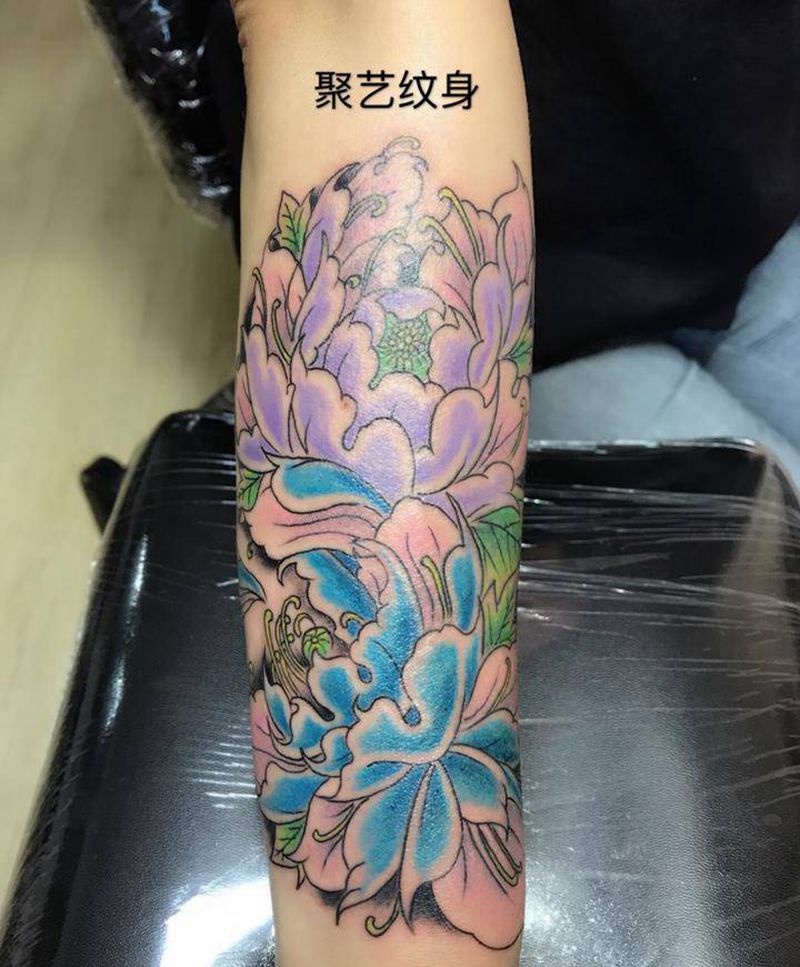 彩色艳花纹身图片_