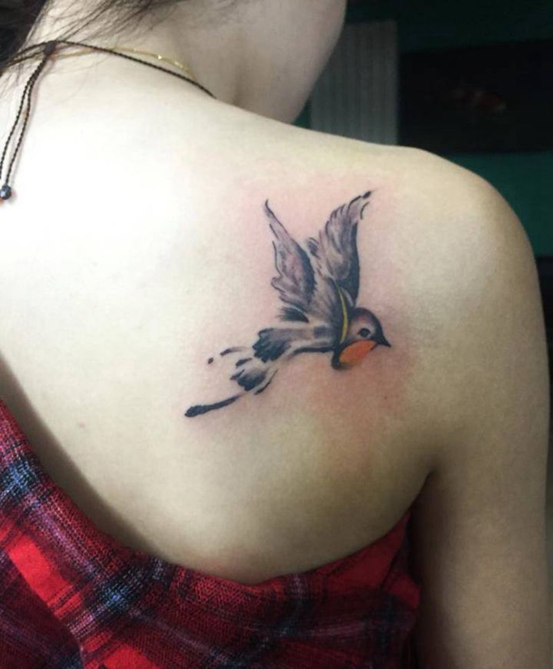 燕子纹身图片_肩部国画动物纹身图案