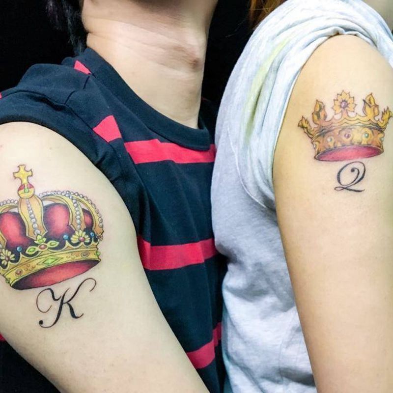 皇冠纹身图片_手臂欧美情侣纹身图案