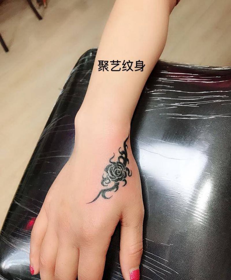 图腾花纹身图片_