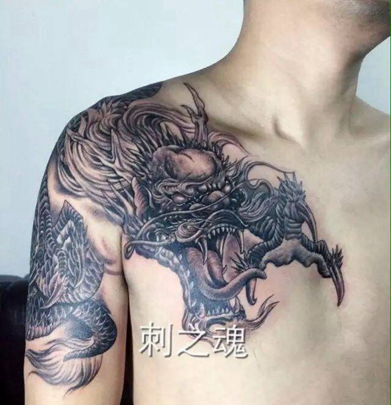 过肩龙纹身图片_肩部传统动物原创纹身图案