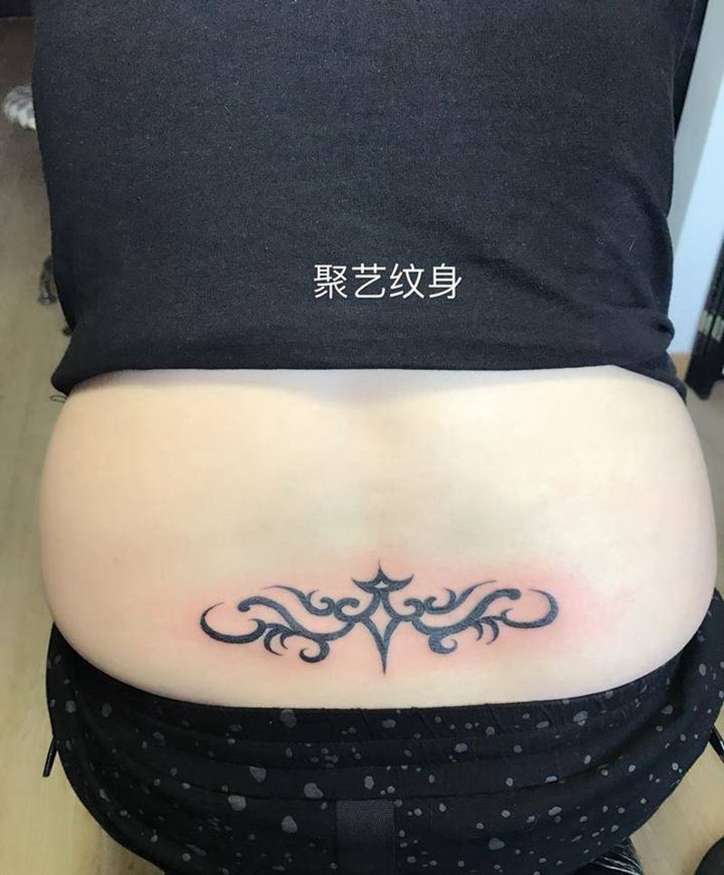 图腾腰花纹身图片_