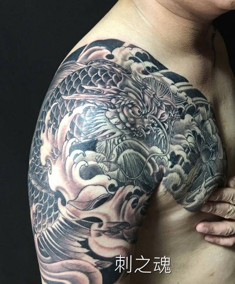 鳌鱼半胛纹身图片_成品胸部传统动物原创纹身图案