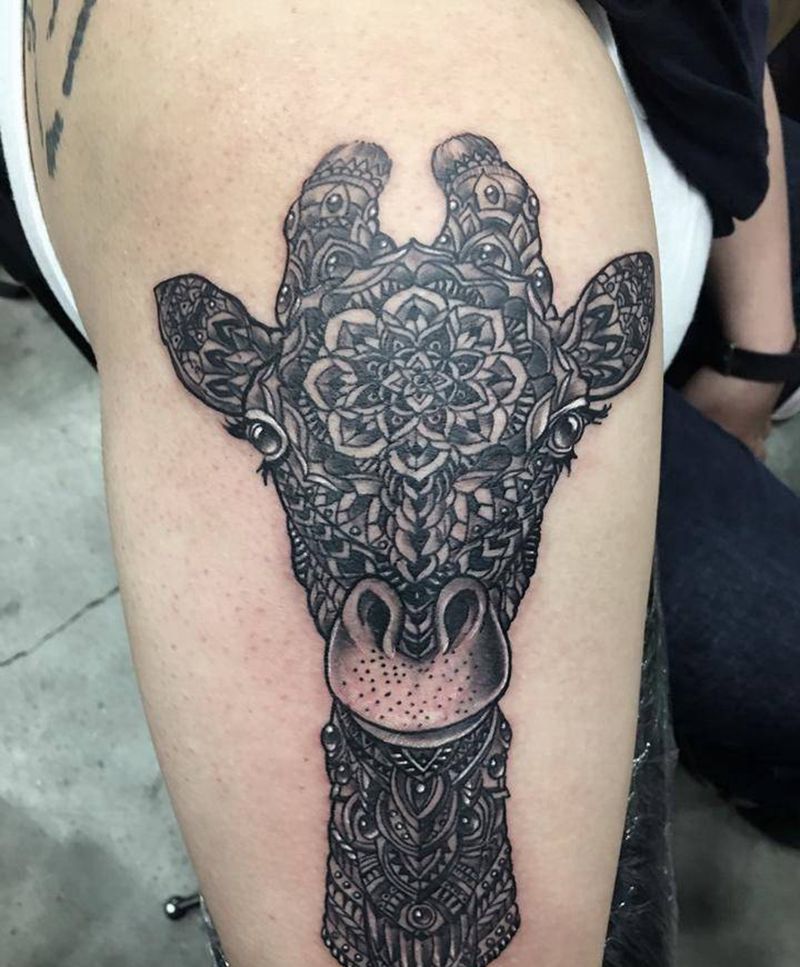 长颈鹿纹身图片_成品肩部欧美清新动物原创纹身图案