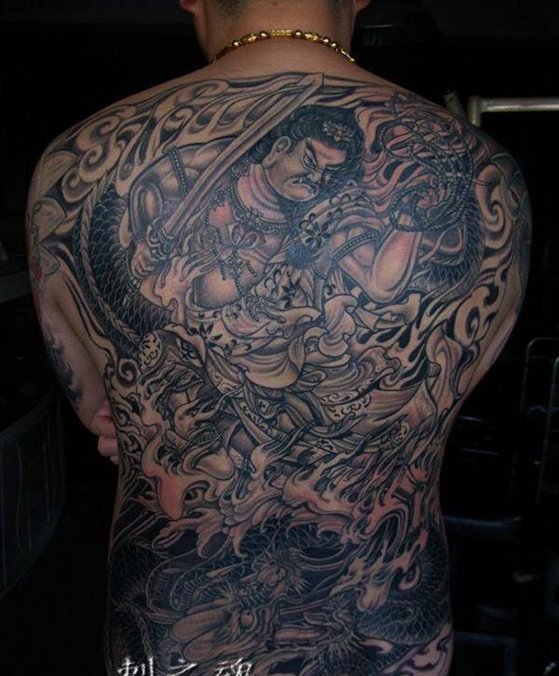 不动明王纹身图片_背部传统人物原创纹身图案