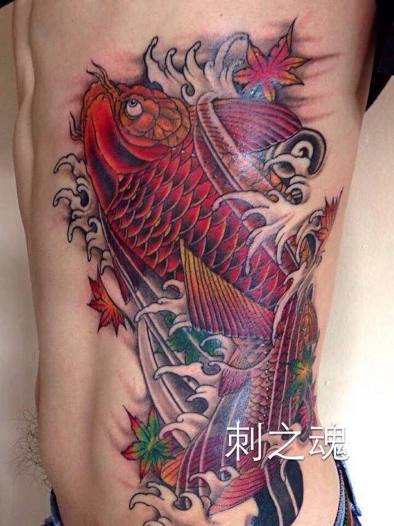 鲤鱼纹身图片_腹部传统原创纹身图案