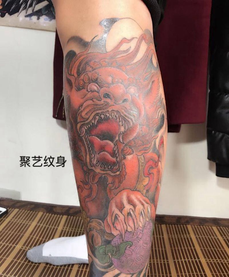 小腿唐狮纹身图片_成品腿部传统动物纹身图案