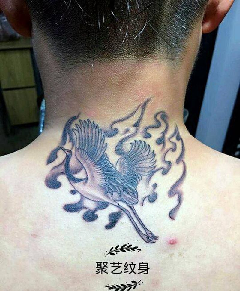鹤赤天祥纹身图片_颈部传统动物成品纹身图案