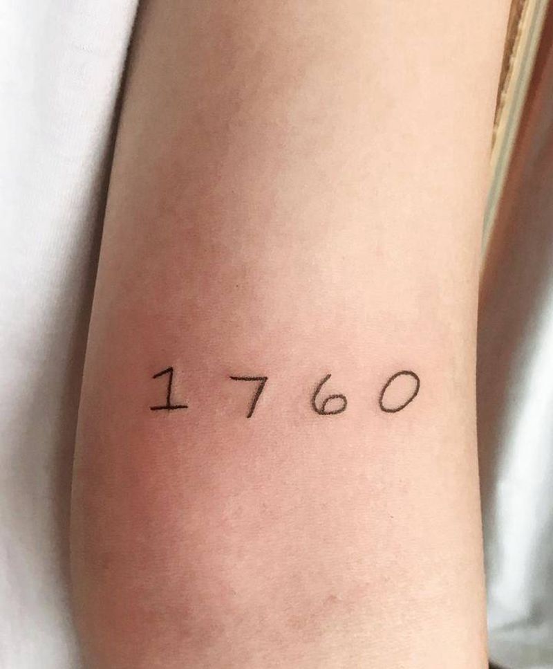 数字纹身图片_臀部几何纹身图案