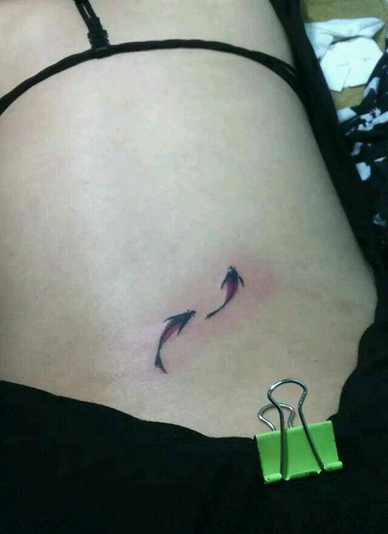 小清新 鲤鱼纹身图片_腰部欧美传统动物成品纹身图案