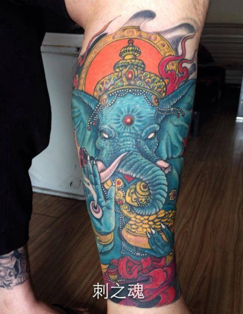 象神纹身图片_腿部人物传统纹身图案