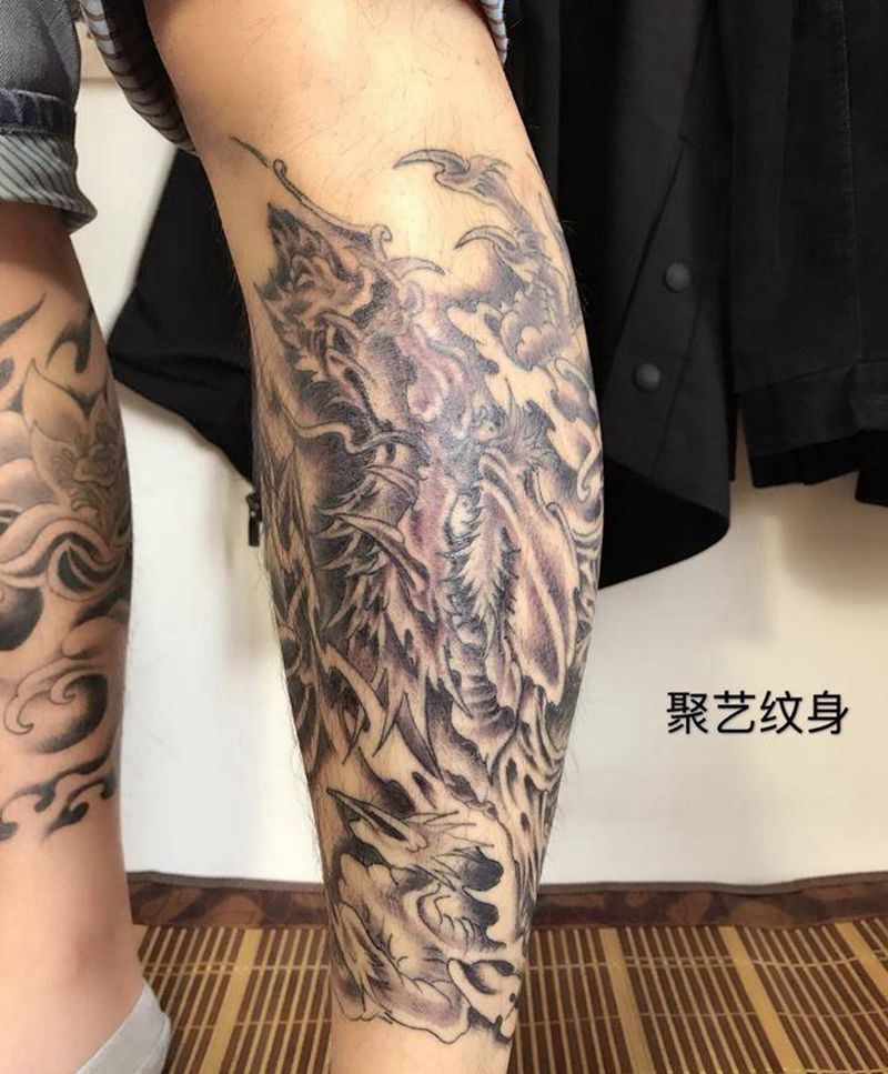 包腿龙纹身图片_