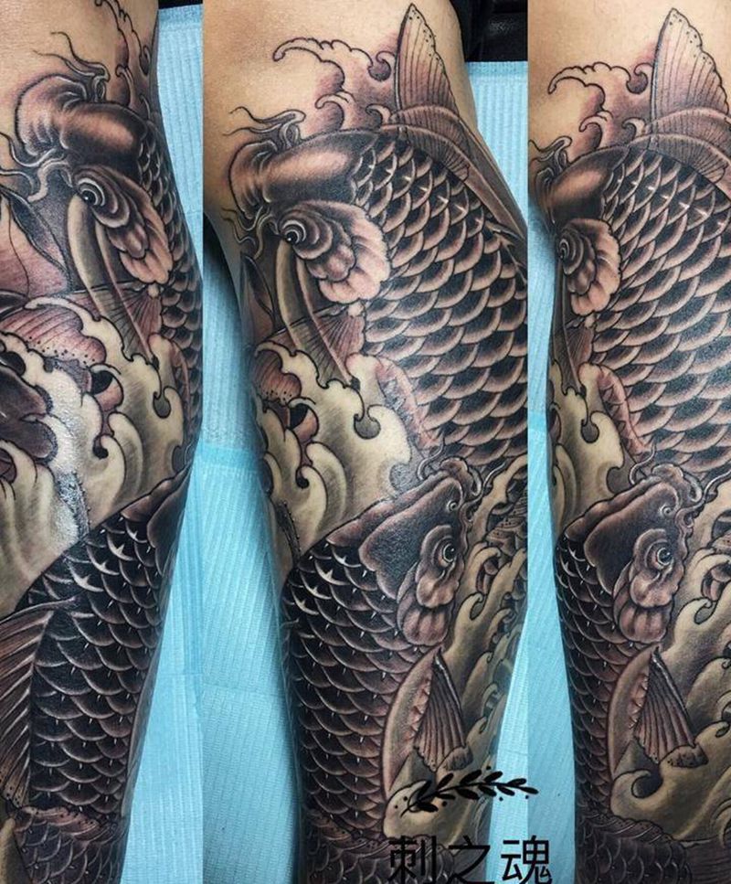 年年有余纹身图片_成品腿部传统动物原创纹身图案