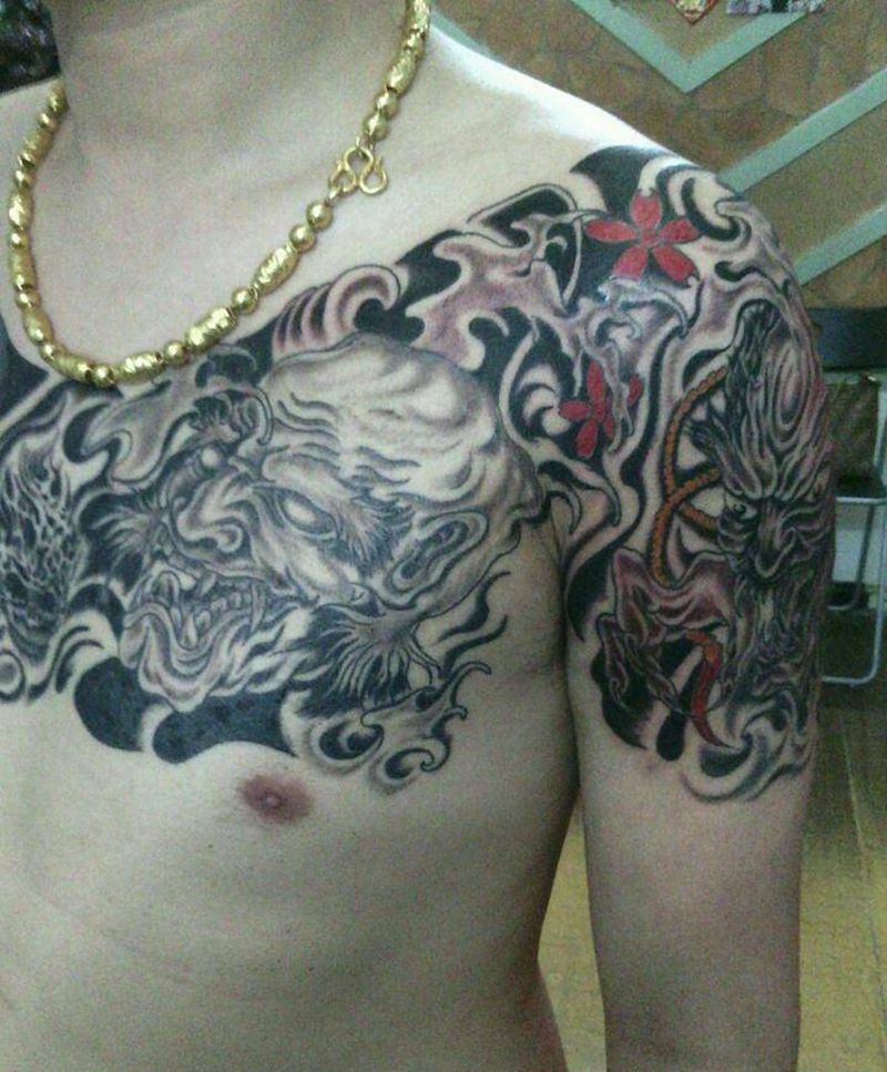 半甲纹身图片_胸部手臂传统人物鬼神成品纹身图案