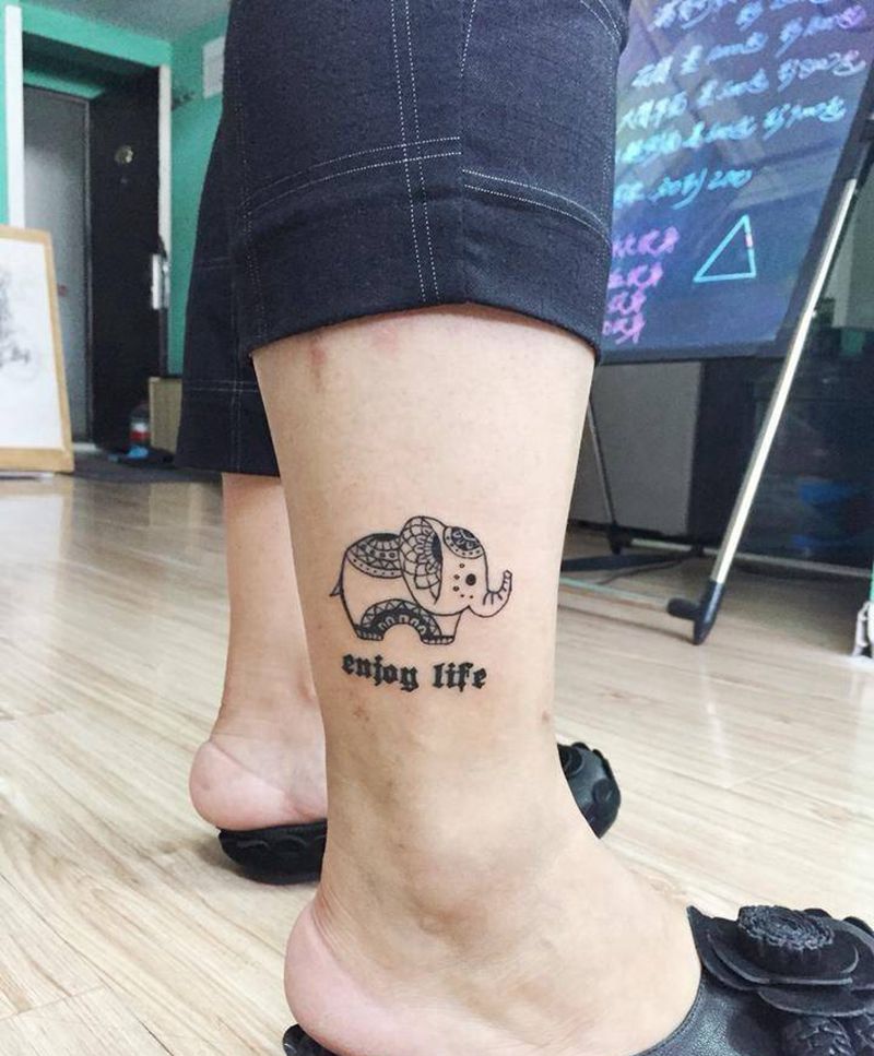 小象纹身图片_腿部动物字符纹身图案