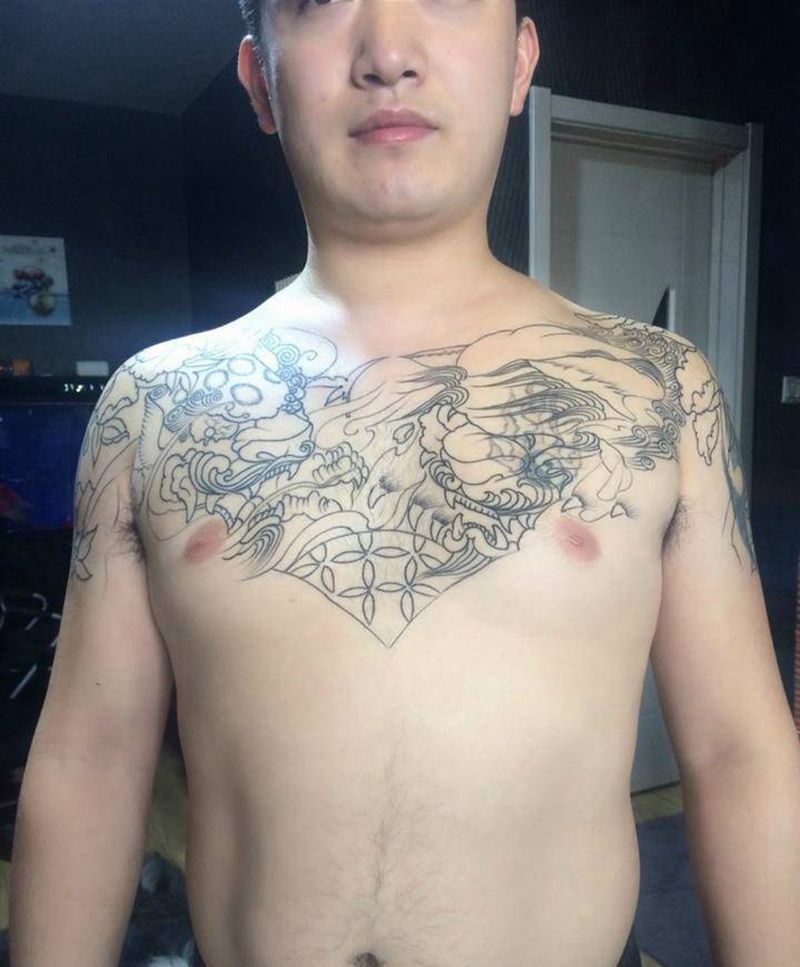 手绘强力大覆盖。覆盖两个大臂加前胸纹身图片_