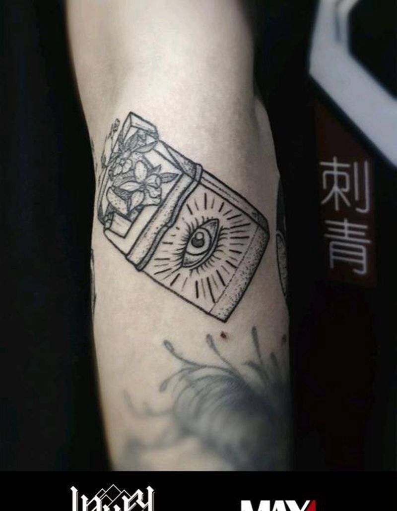 Max作品 烟盒纹身图片_手臂手部习俗写实国画字符人物鬼神宗教成品纹身图案