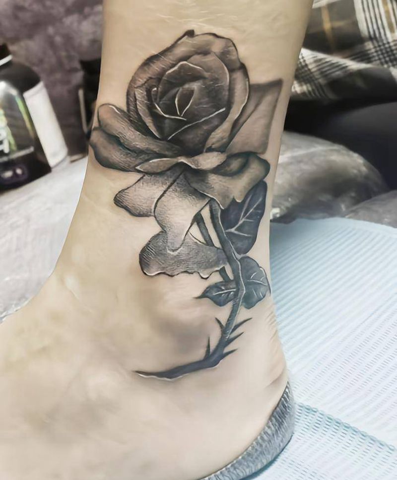 遮盖作品纹身图片_腿部欧美写实纹身图案