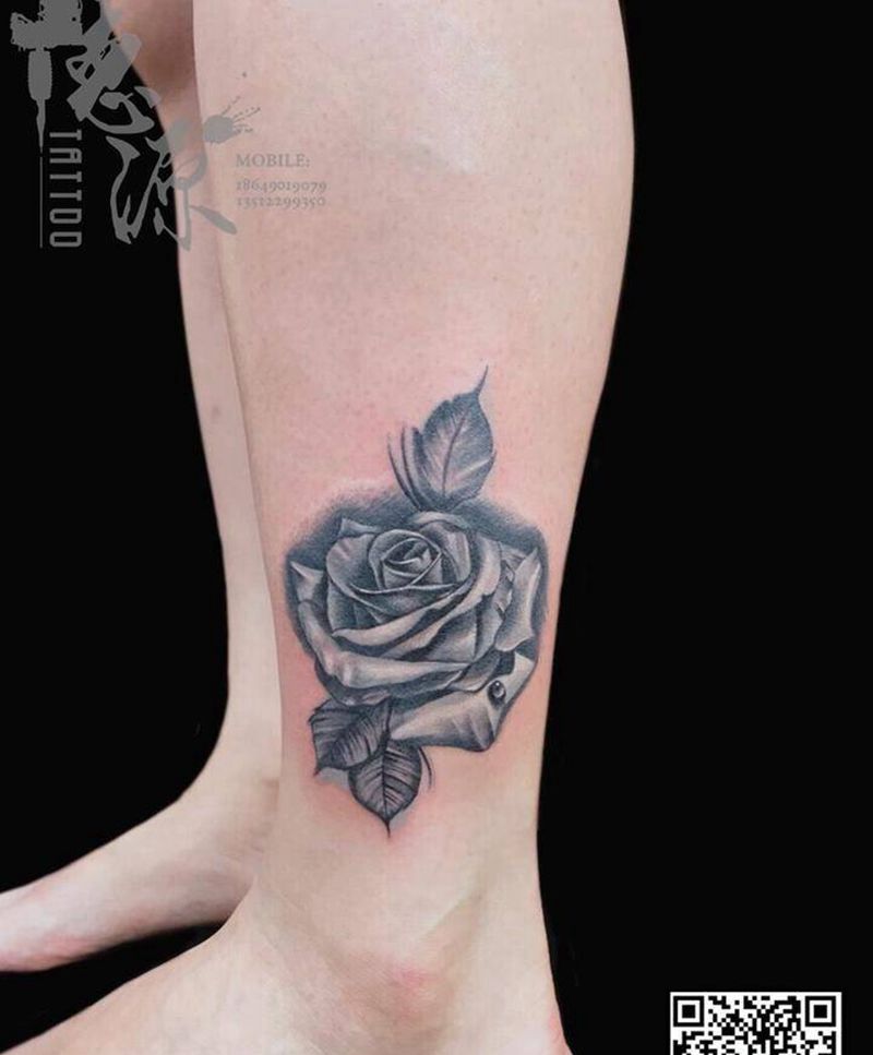 彩色写实玫瑰纹身图片_