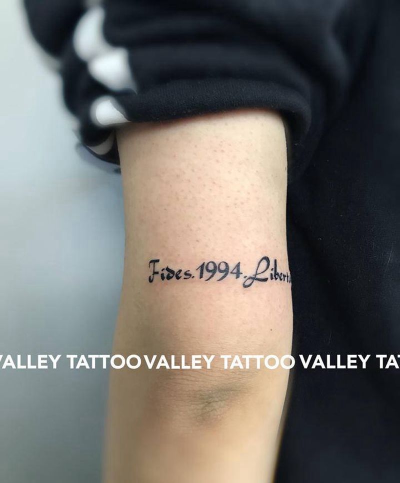 数字➕英文纹身图片_手臂欧美写实纹身图案