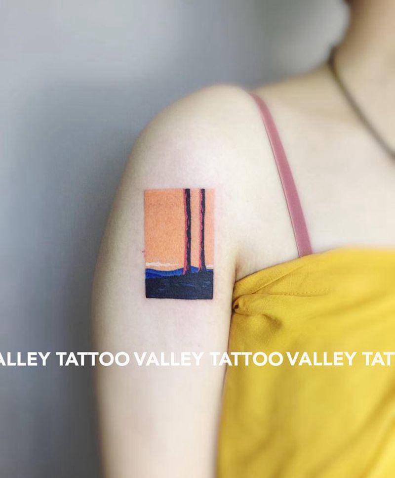 彩色小图纹身图片_肩部纹身图案