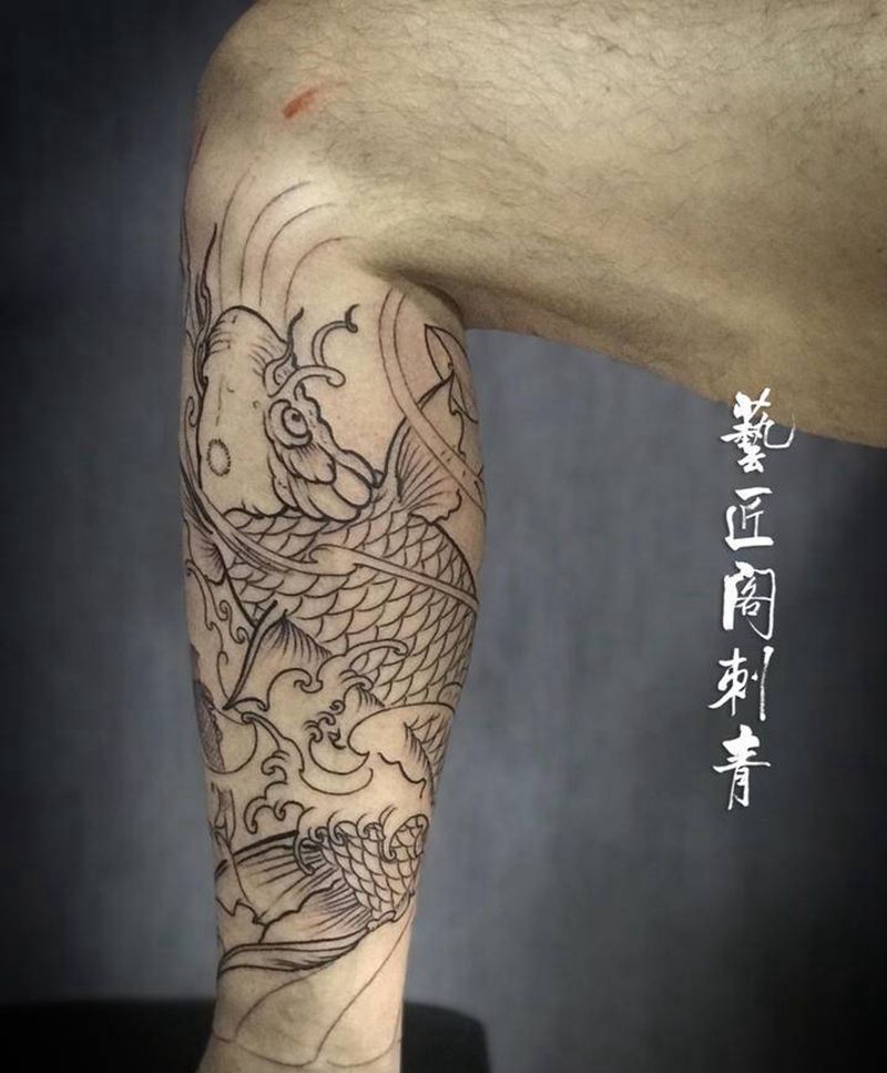 鱼纹身图片_腿部新传统纹身图案