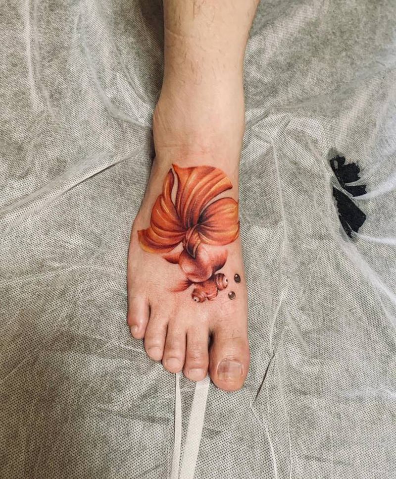 鱼纹身图片_脚部新传统纹身图案