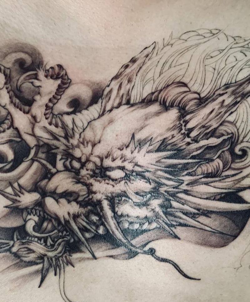 龙胸纹身图片_胸部新传统纹身图案