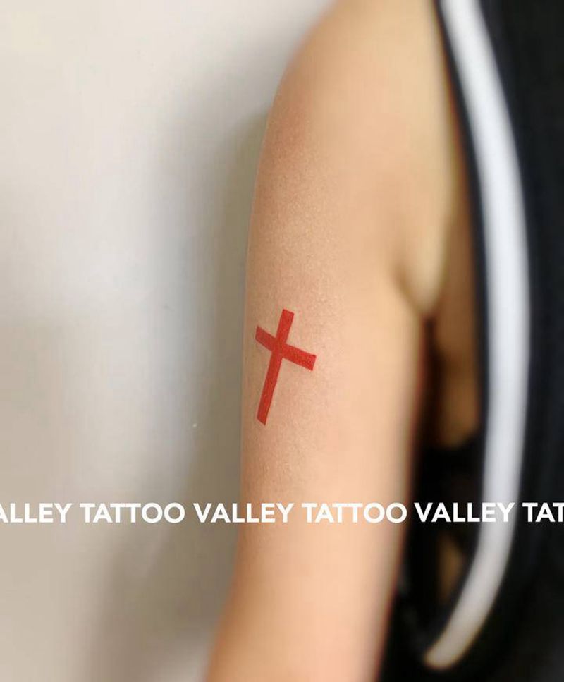 十字架纹身图片_手臂纹身图案