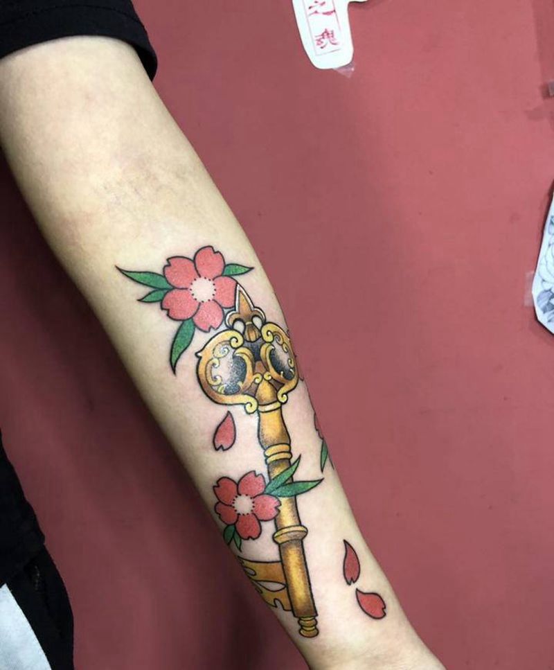 钥匙纹身图片_手臂纹身图案