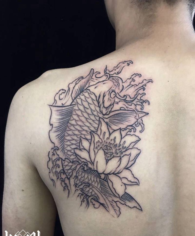 肩胛骨鲤鱼割线纹身图片_背部肩部老传统纹身图案