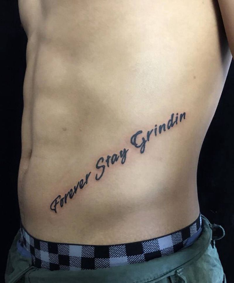 腰腹  英文纹身图片_腰部腹部纹身图案