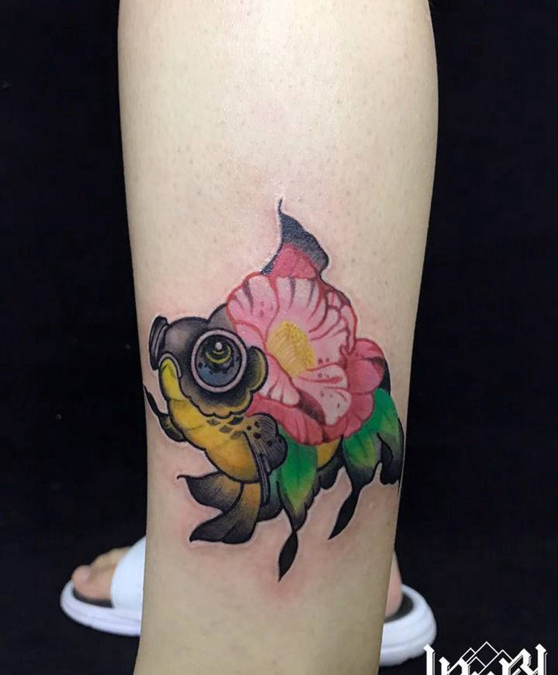 彩色金鱼纹身图片_腿部水彩纹身图案