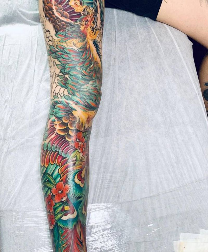 传统凤凰重彩花腿纹身图片_腿部新传统纹身图案