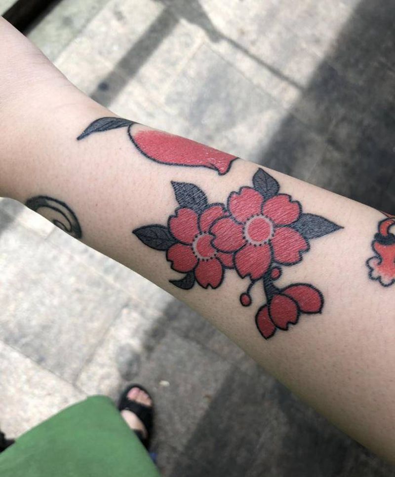 老传统樱花纹身图片_手臂纹身图案