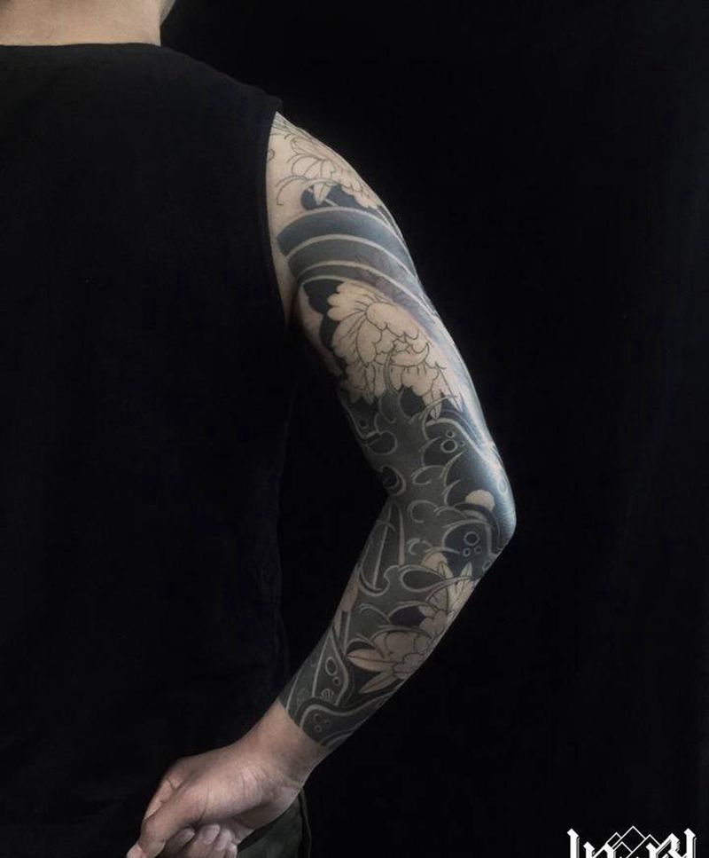 花臂未完成纹身图片_手臂纹身图案