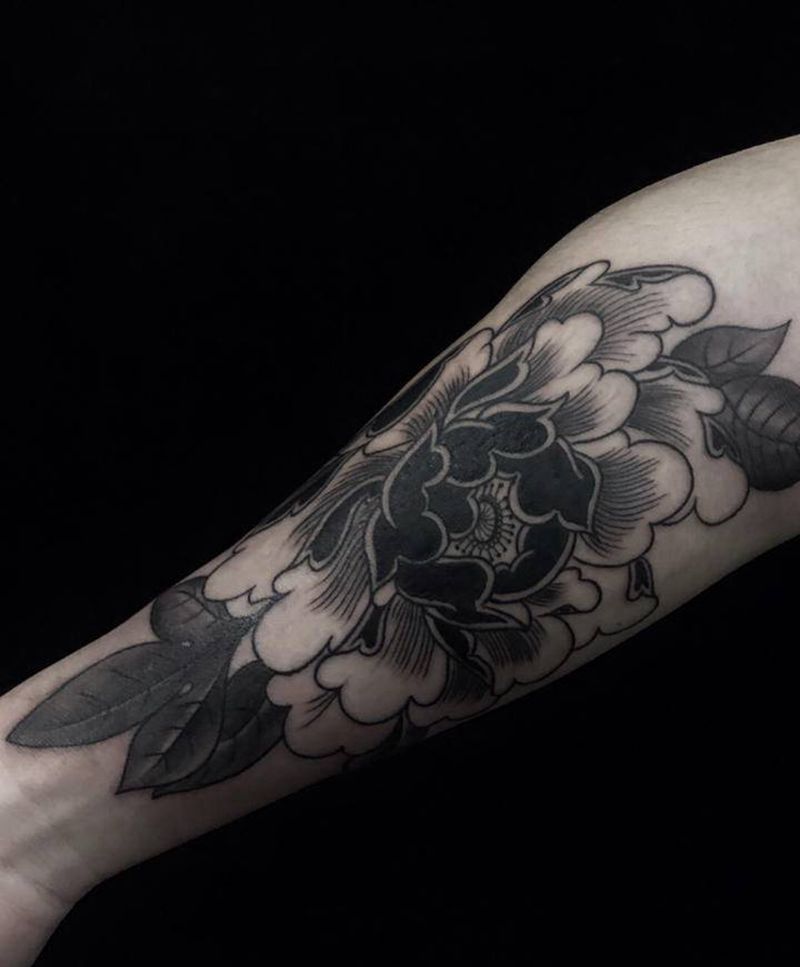 牡丹纹身图片_手臂纹身图案