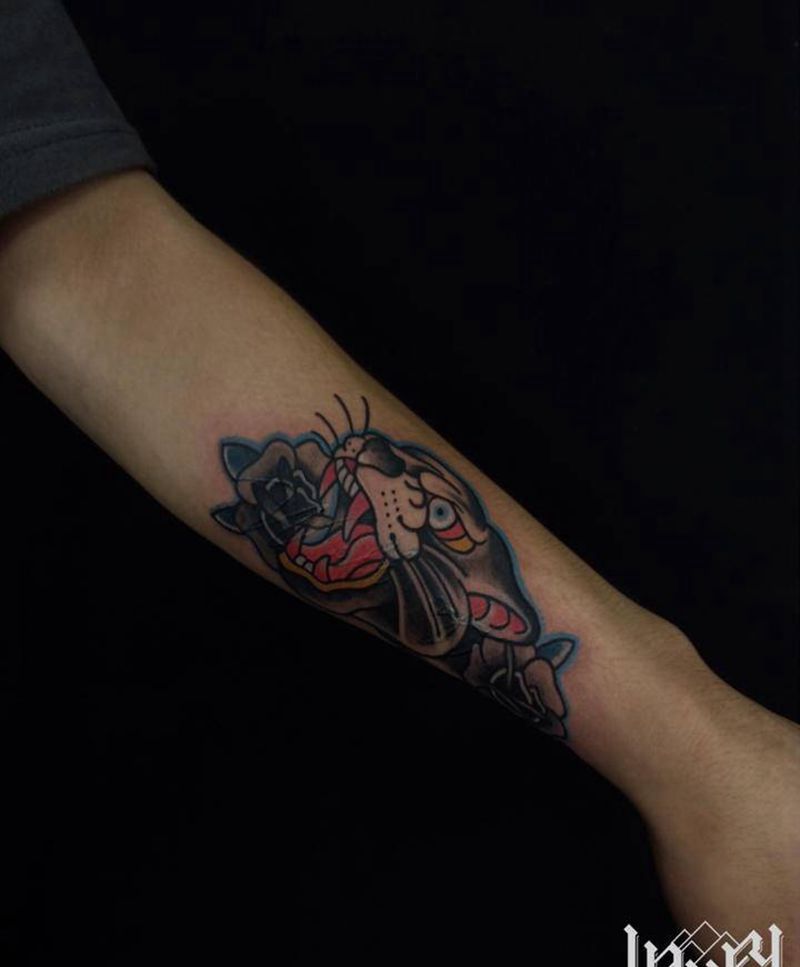 疤痕遮盖 黑豹纹身图片_手臂纹身图案