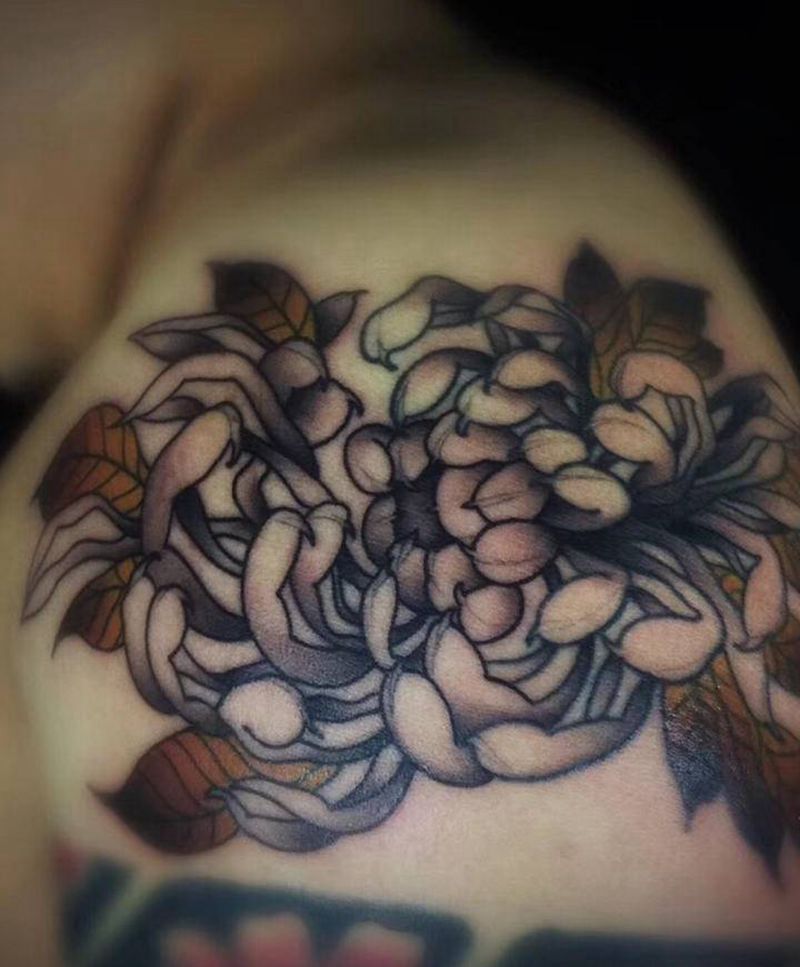 Newschool菊花纹身图片_手臂纹身图案