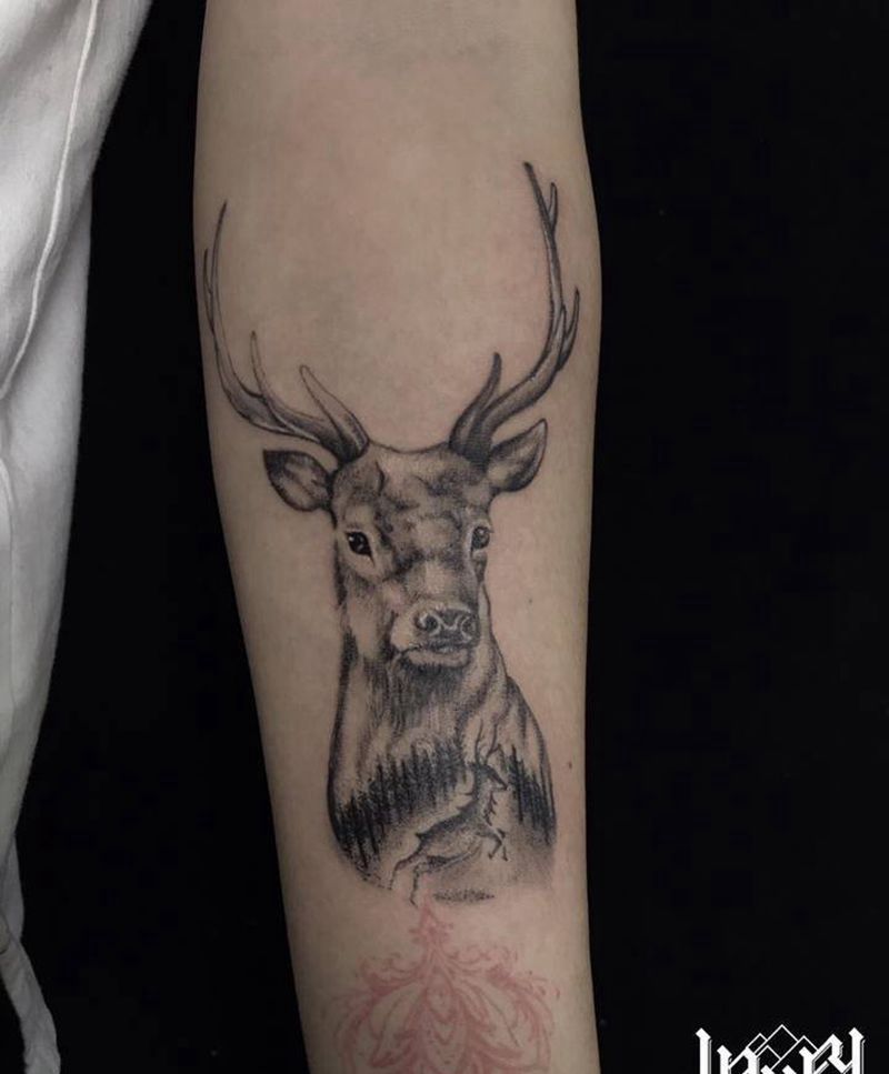 林深时见鹿纹身图片_手臂纹身图案