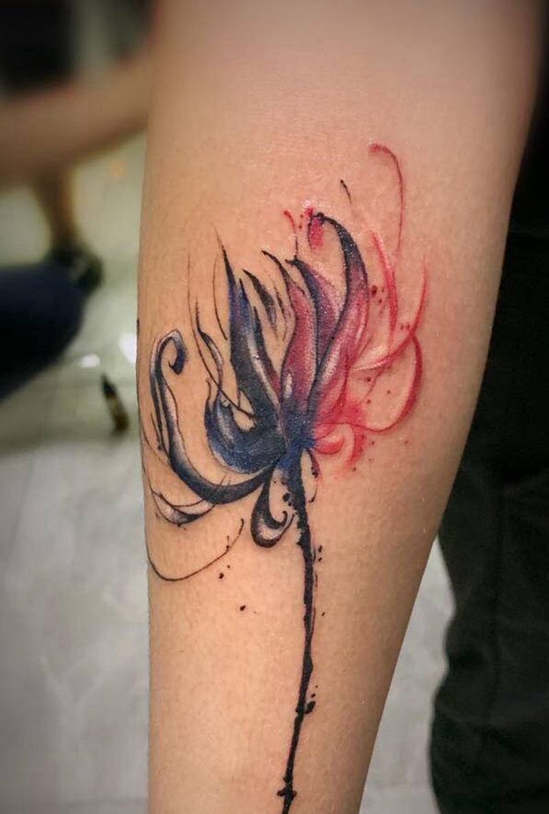 彼岸花纹身图片_颈部胸部纹身图案