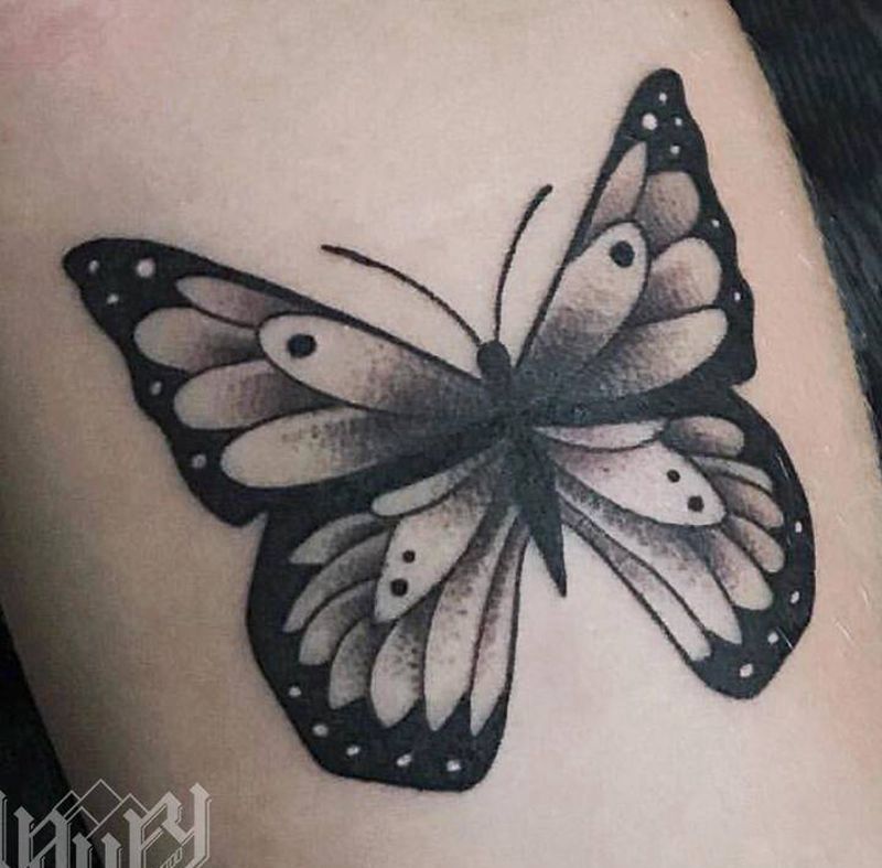 点刺小蝴蝶纹身图片_手臂臀部水彩点刺纹身图案