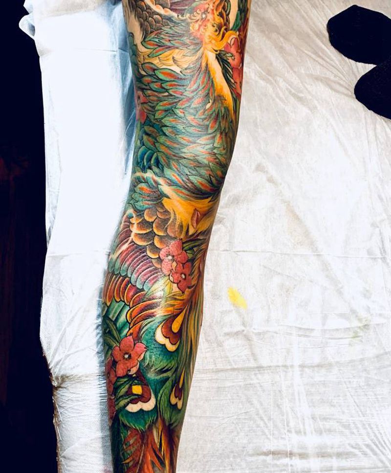 凤凰花腿纹身图片_腿部新传统纹身图案
