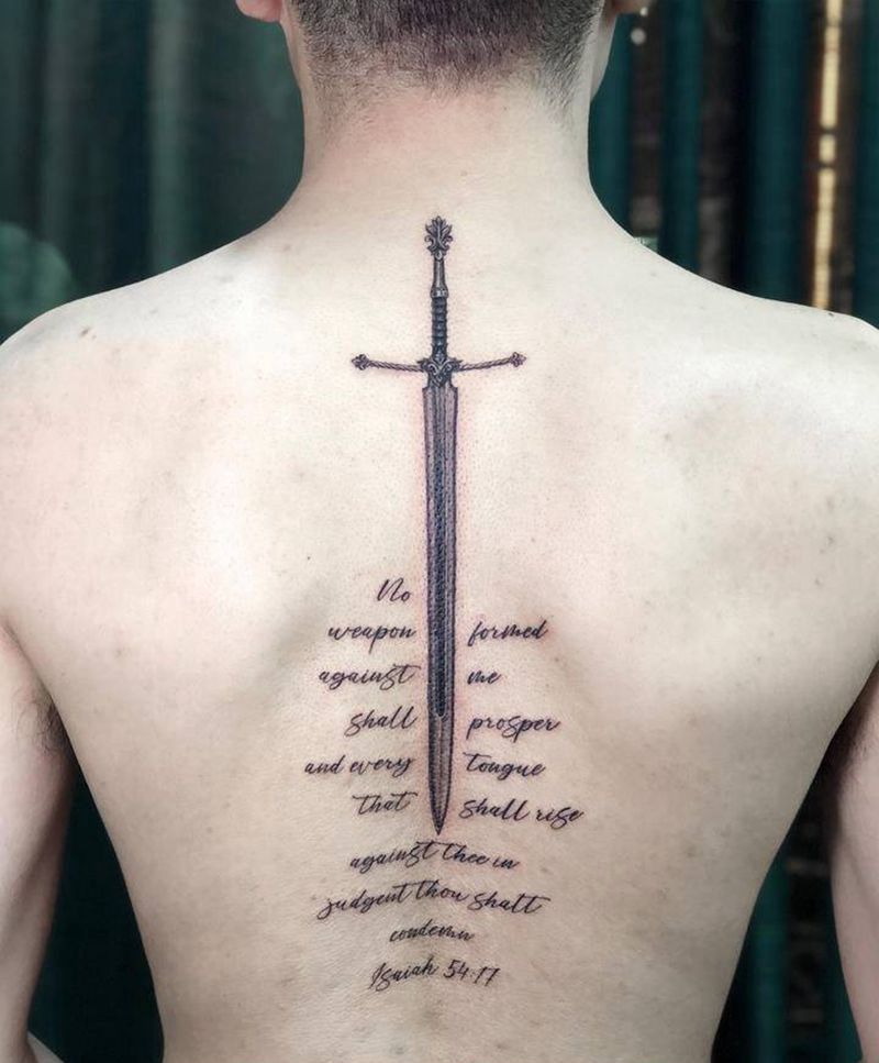 原创 十字剑与以赛亚书纹身图片_背部复古英文中世纪纹身图案