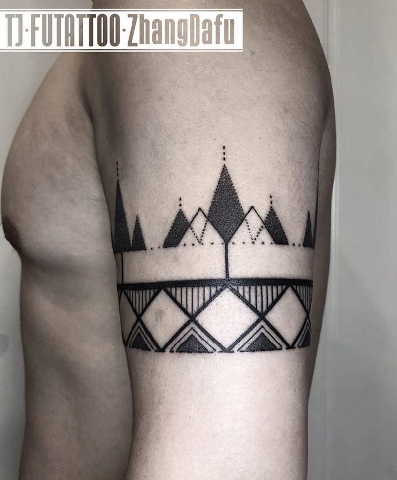 大臂臂环纹身图片_手臂图腾点刺臂环几何线条纹身图案